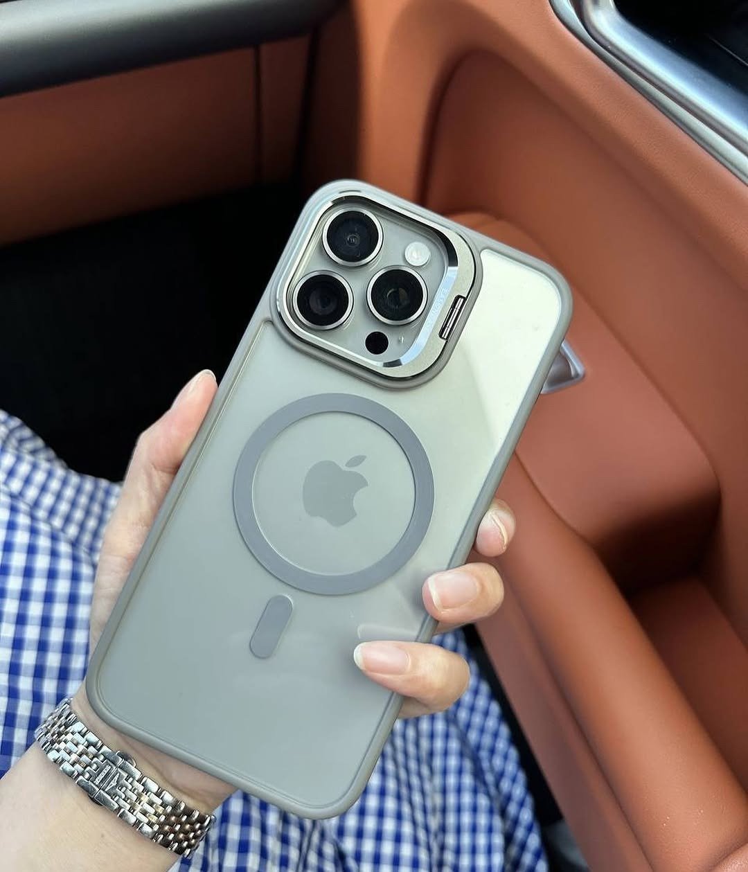 Shockproof Camera Stand Case With Free Lense Protector - Image 4